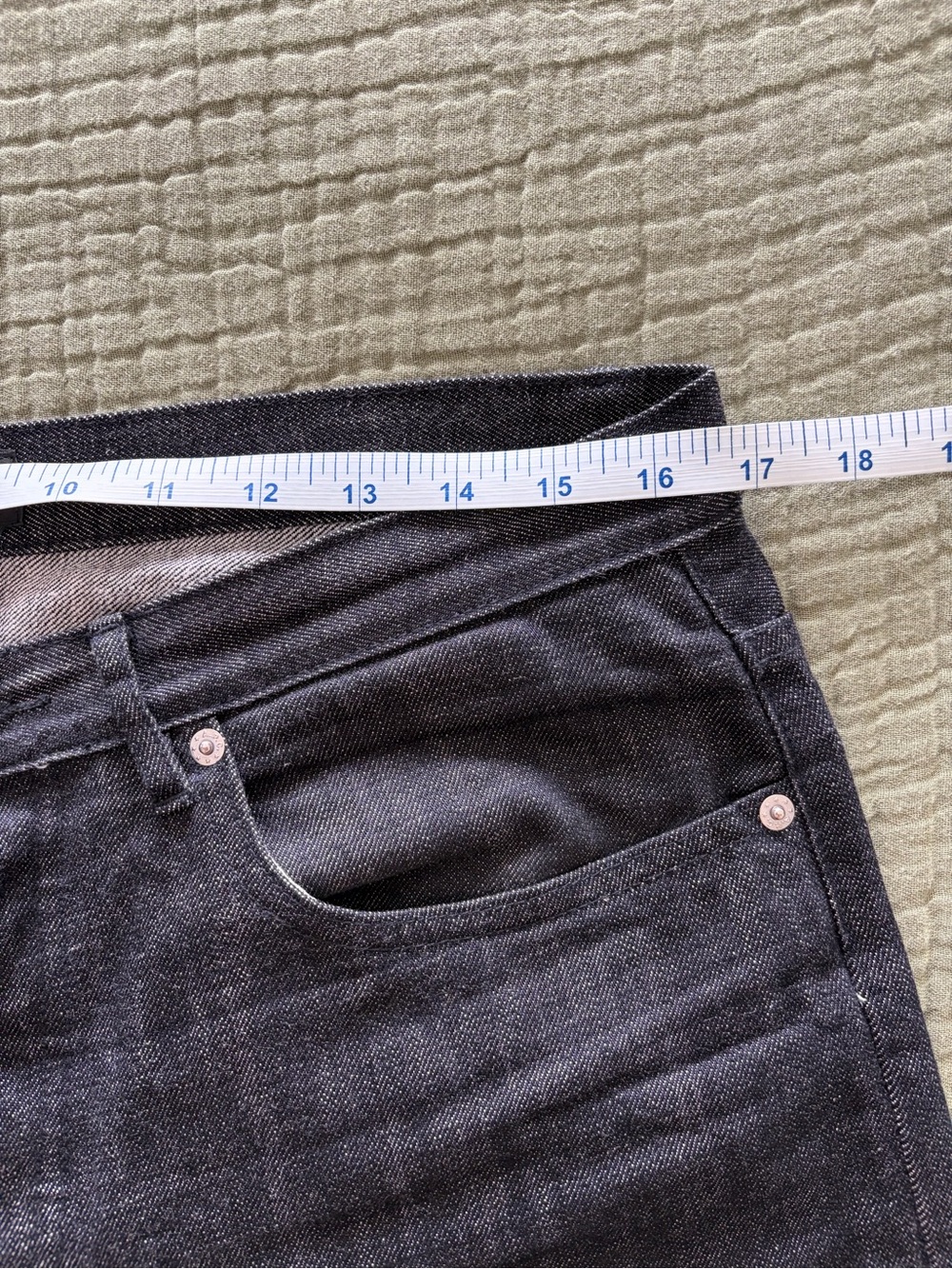 A.P.C. Men’s Raw Black Straight Jeans - Picture 4 of 6